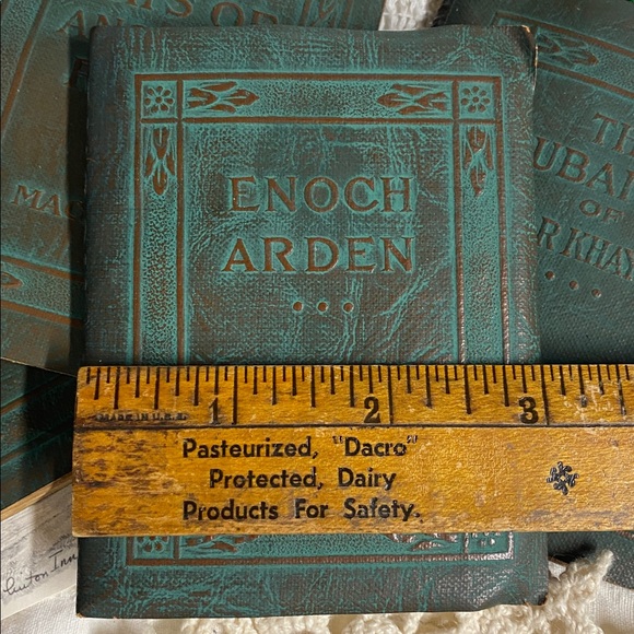 1920’s Green Leather-Bound Famous Authors Set 4 - Picture 7 of 12